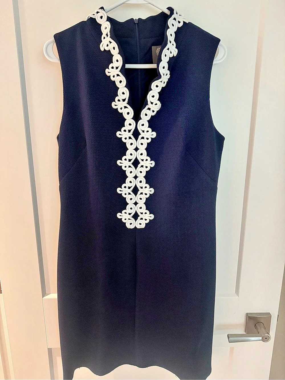 Vince Camuto Navy Blue White Embroidered Trim Sleeveless Shift Dress